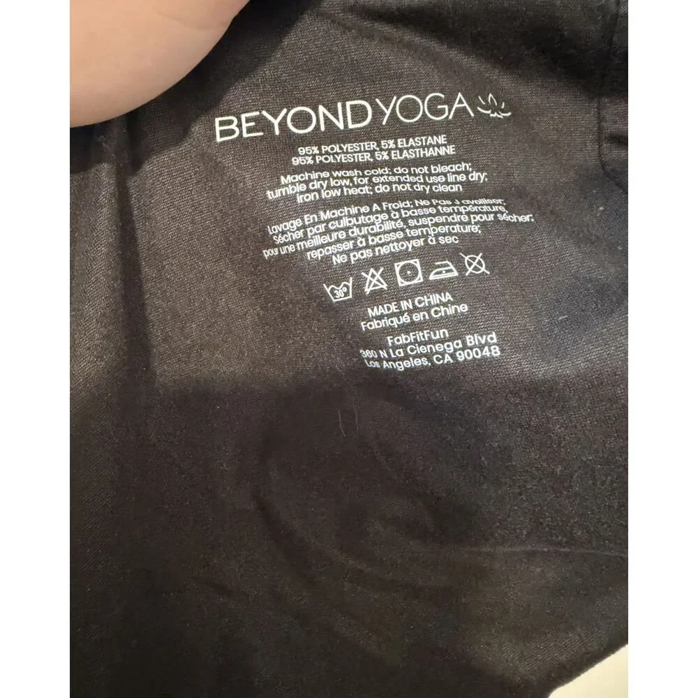 Beyond Yoga Black Hidden Pocket Infinity Scarf Gorp